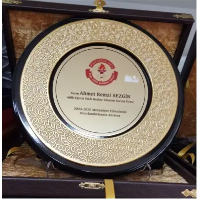 DERİ KUTULU AHŞAP POLYESTER BORDÜRLÜ PLAKET