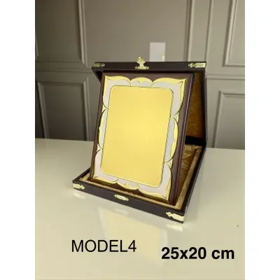 DERİ KUTULU AHŞAP ÜZERİ METAL BORDÜRLÜ PLAKETLER 25x20